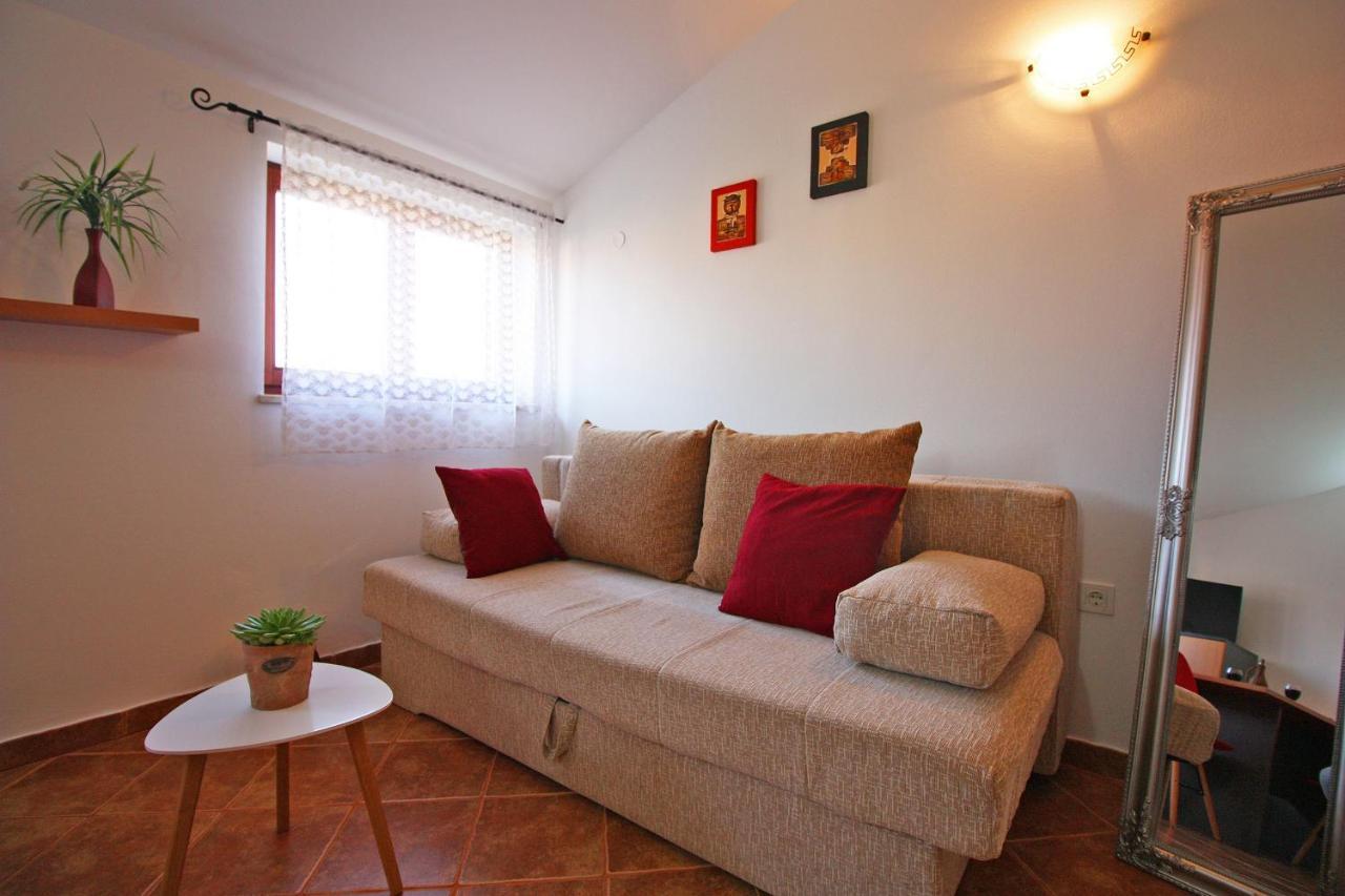 Brijunisol - 3 Apartments Top Position Near The Beautiful Beach 法扎纳 外观 照片