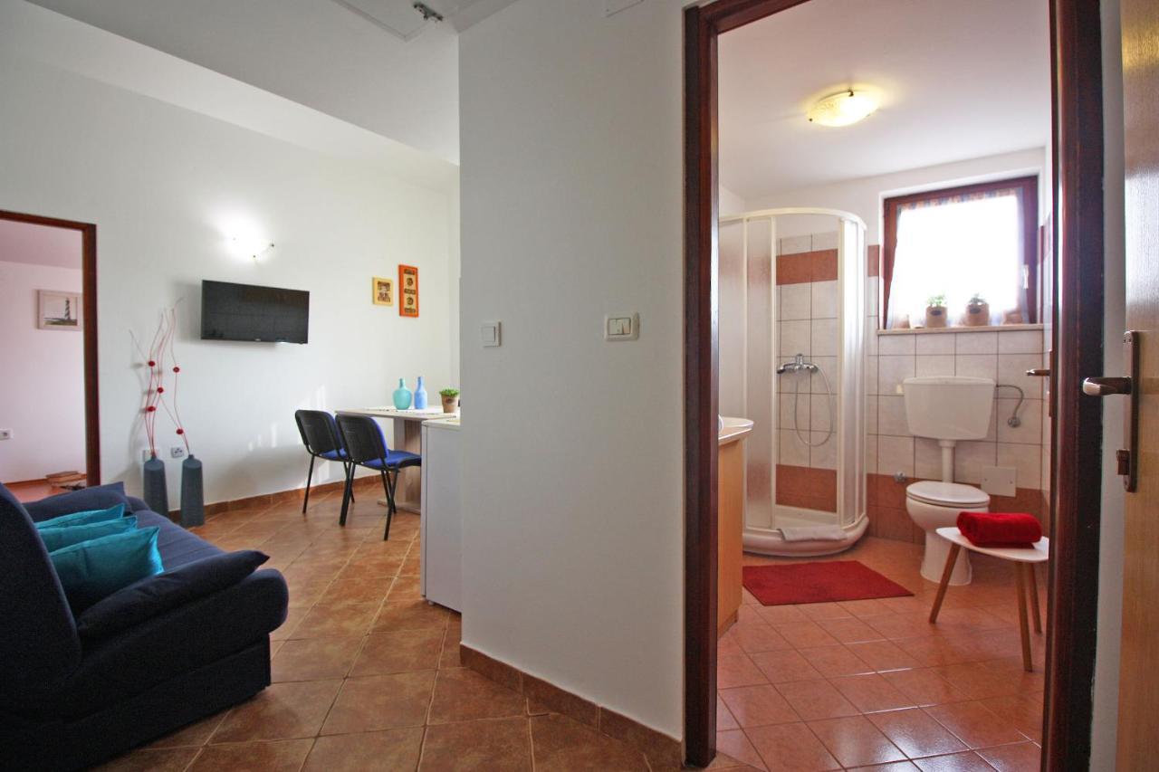 Brijunisol - 3 Apartments Top Position Near The Beautiful Beach 法扎纳 外观 照片