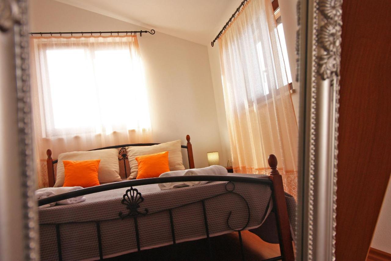Brijunisol - 3 Apartments Top Position Near The Beautiful Beach 法扎纳 外观 照片