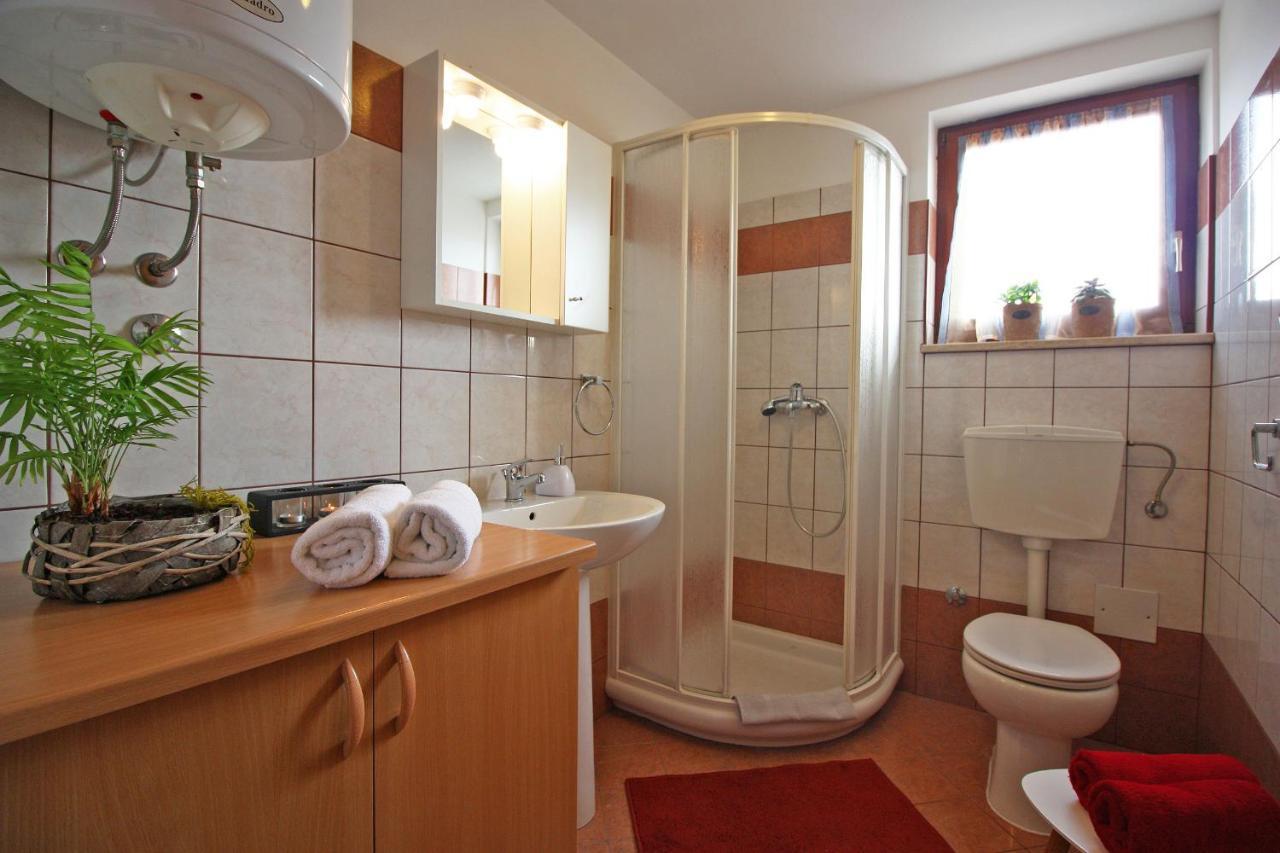 Brijunisol - 3 Apartments Top Position Near The Beautiful Beach 法扎纳 外观 照片