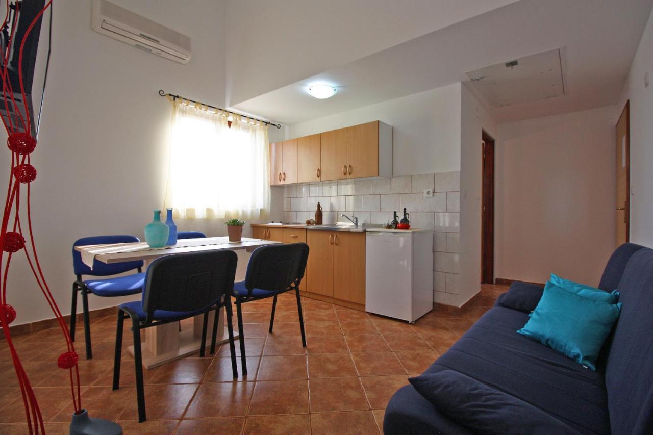 Brijunisol - 3 Apartments Top Position Near The Beautiful Beach 法扎纳 外观 照片