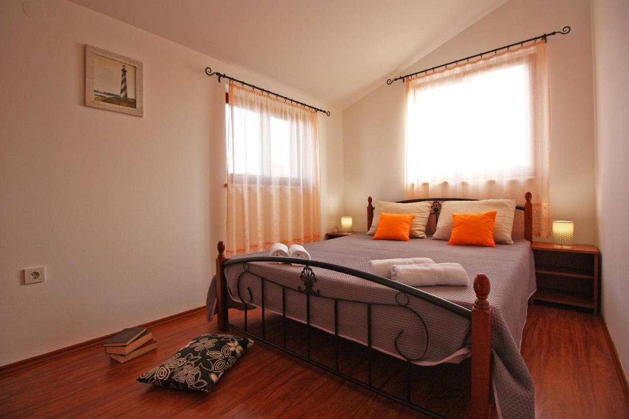 Brijunisol - 3 Apartments Top Position Near The Beautiful Beach 法扎纳 外观 照片