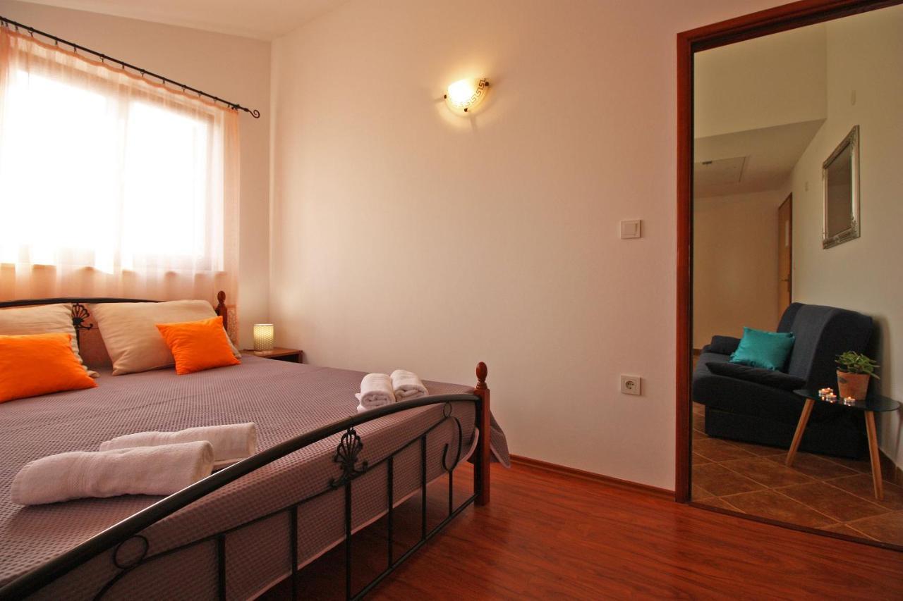 Brijunisol - 3 Apartments Top Position Near The Beautiful Beach 法扎纳 外观 照片