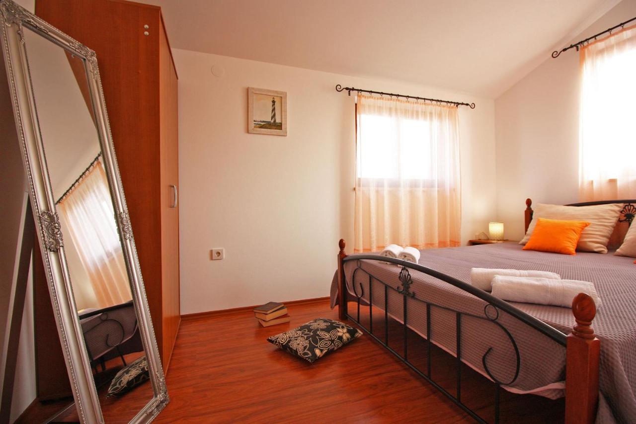 Brijunisol - 3 Apartments Top Position Near The Beautiful Beach 法扎纳 外观 照片