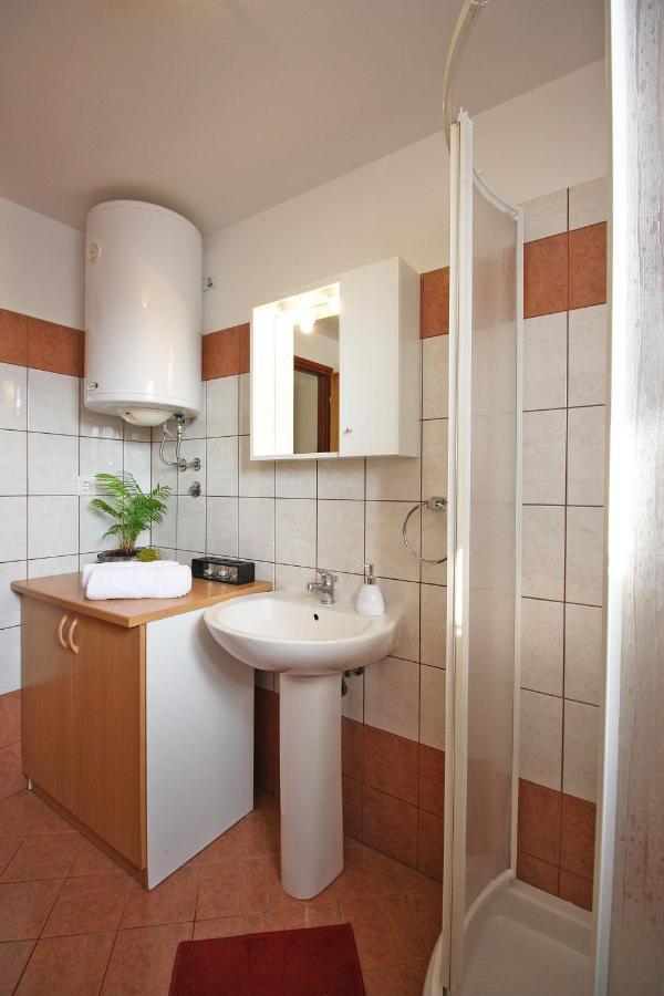 Brijunisol - 3 Apartments Top Position Near The Beautiful Beach 法扎纳 外观 照片