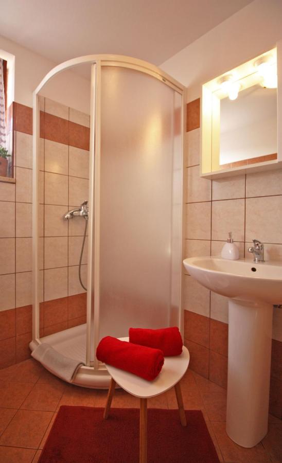Brijunisol - 3 Apartments Top Position Near The Beautiful Beach 法扎纳 外观 照片