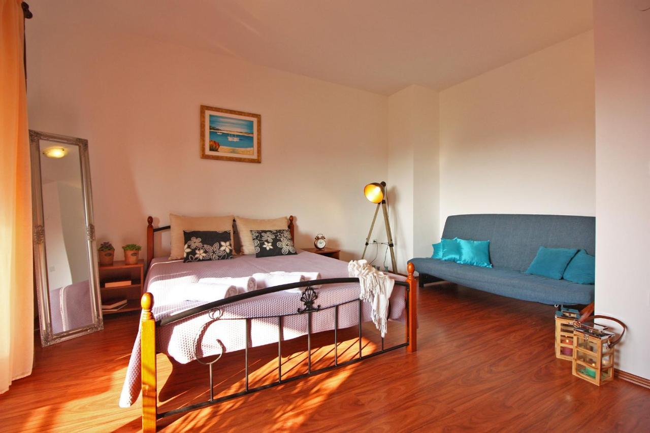 Brijunisol - 3 Apartments Top Position Near The Beautiful Beach 法扎纳 外观 照片