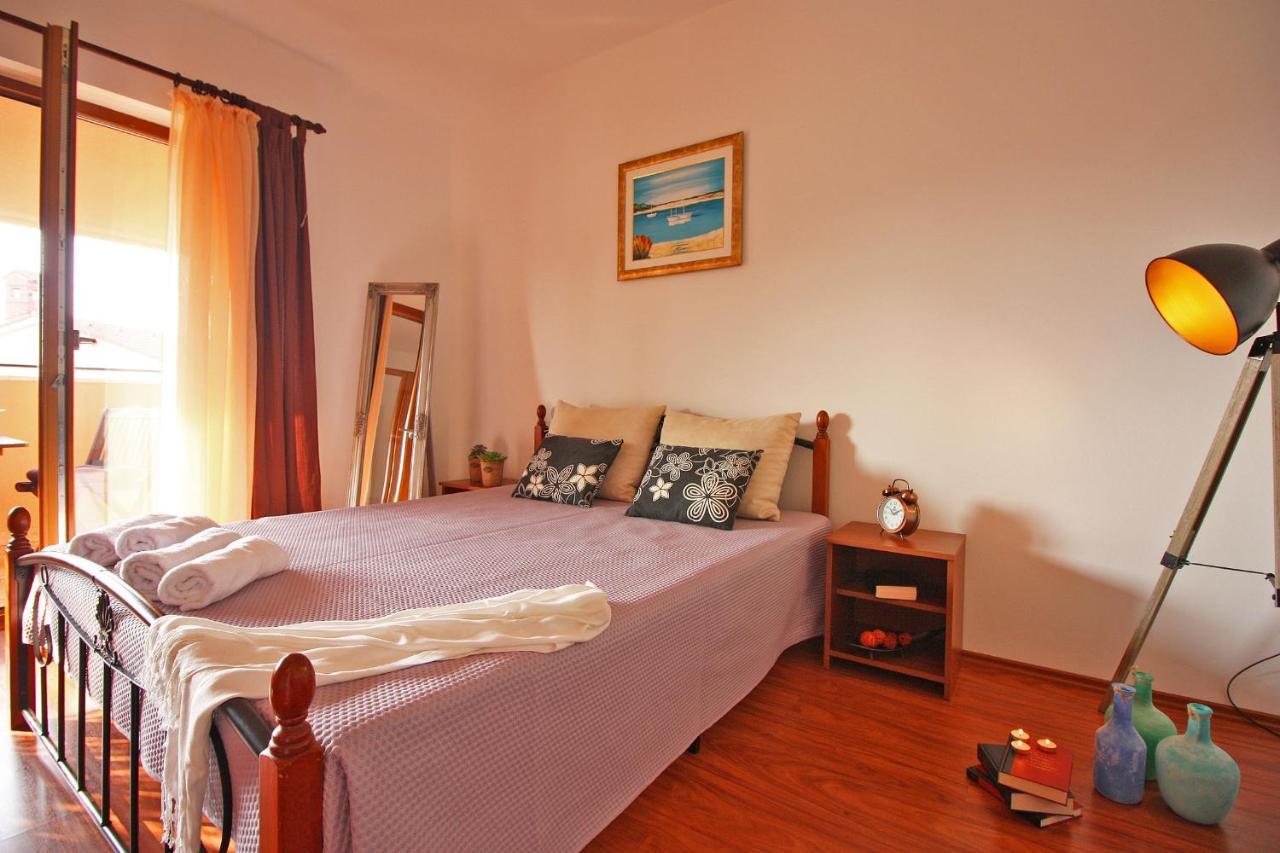 Brijunisol - 3 Apartments Top Position Near The Beautiful Beach 法扎纳 外观 照片