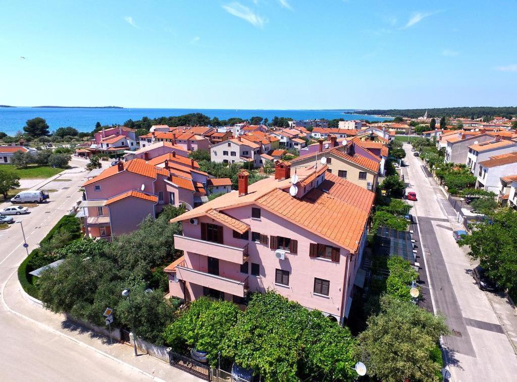Brijunisol - 3 Apartments Top Position Near The Beautiful Beach 法扎纳 外观 照片